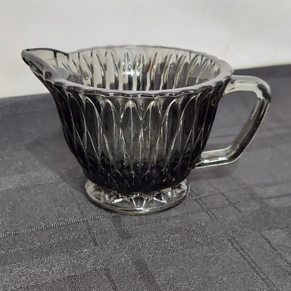 Libbey‎ Cut Glass Creamer Contemporary 2.5" Tall Smoke Starburst